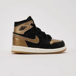 KIDS JORDAN AIR JORDAN 1 RETRO
HIGH OG 'BLACK AND GOLD'